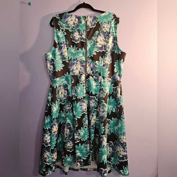 Like New Modamix Lined Floral Dress Size 18W Black, Green, Purple - Picture 6 of 9